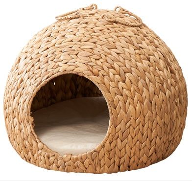 Gertrude Woven Water Hyacinth Cat Bed – Natural Rattan Design with Handle
