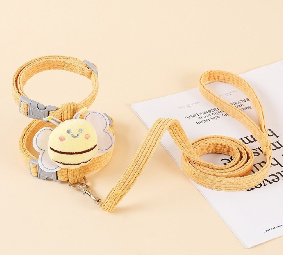 FieryFur Small Cat Harness Wing-Shaped Decorative Walking Vest & Leash Set – Adjustable Anti-Slip Design for Cats & Small Dogs