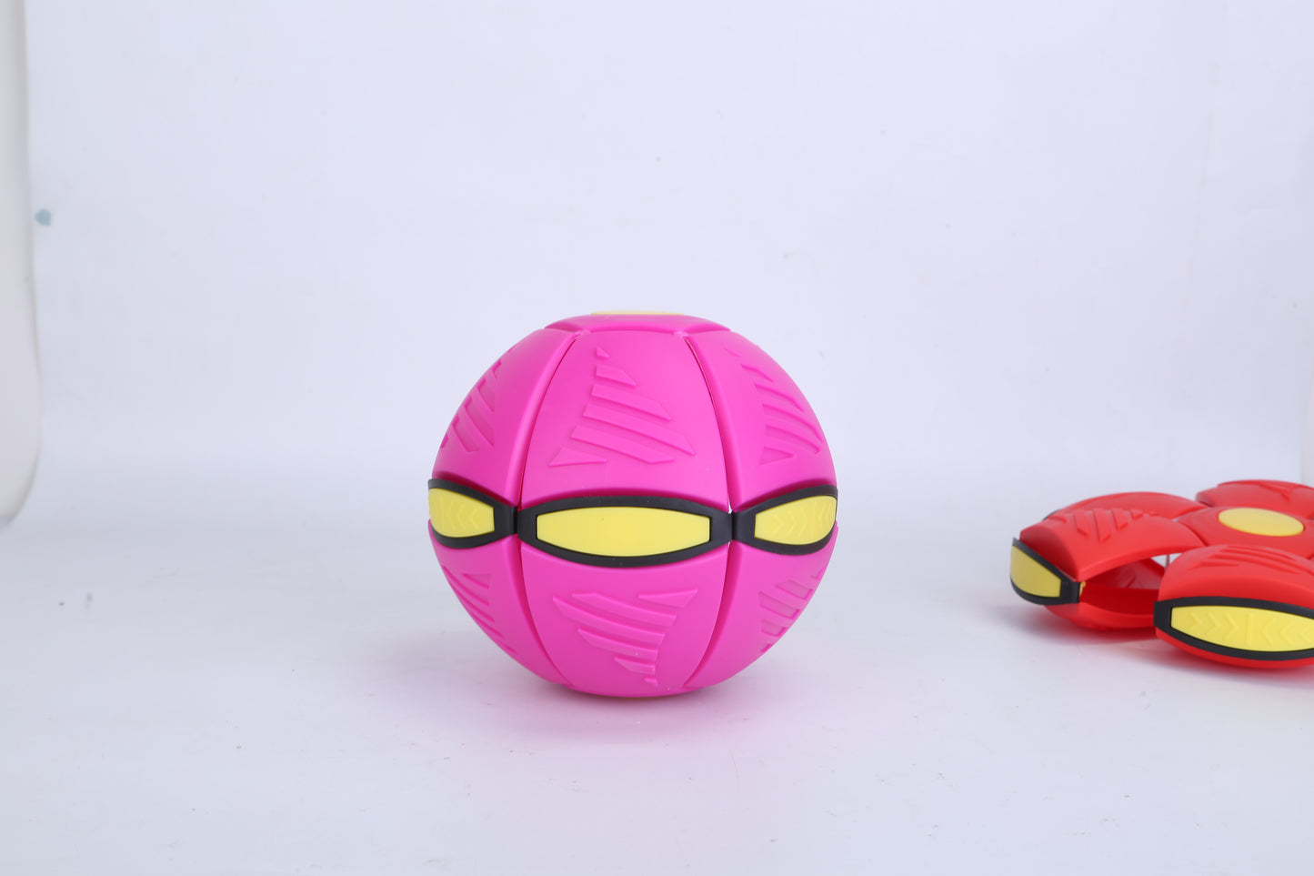 4 Pack Flying Saucer Ball – Electric Colorful Flying UFO Toy with LED Lights for Pets & Kids (Outdoor Interactive Play)