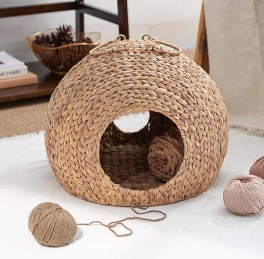 Gertrude Woven Water Hyacinth Cat Bed – Natural Rattan Design with Handle